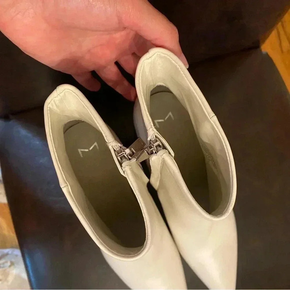 Marc Fisher Kulika Ivory Chunky heeled bootie - Picture 5 of 13